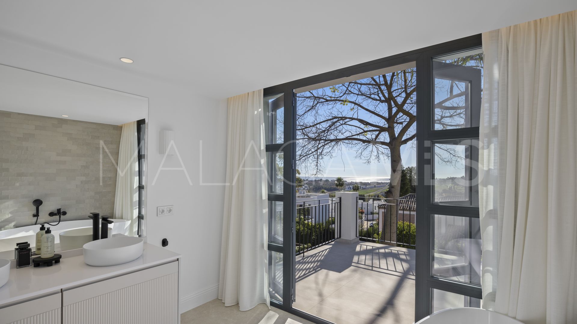 5 bedrooms Altos del Paraiso villa for sale