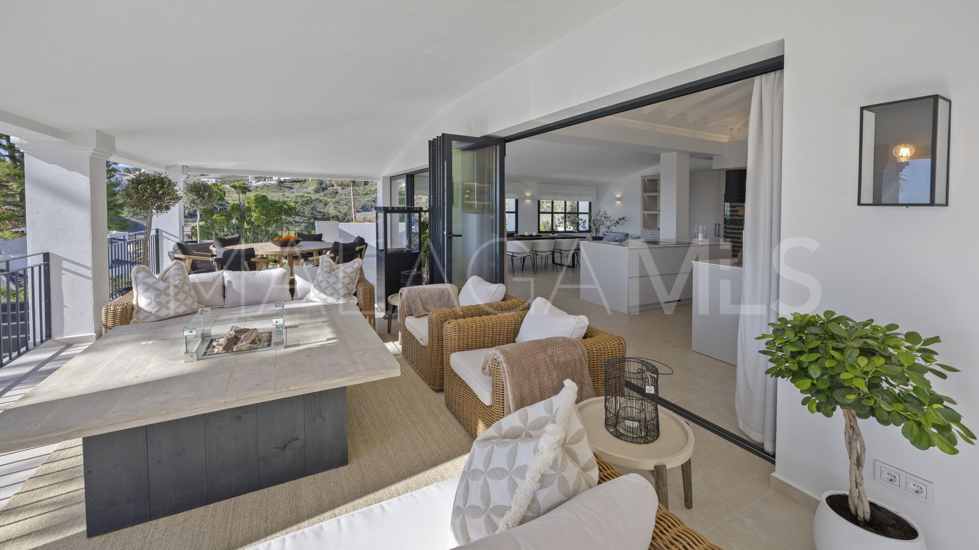 5 bedrooms Altos del Paraiso villa for sale