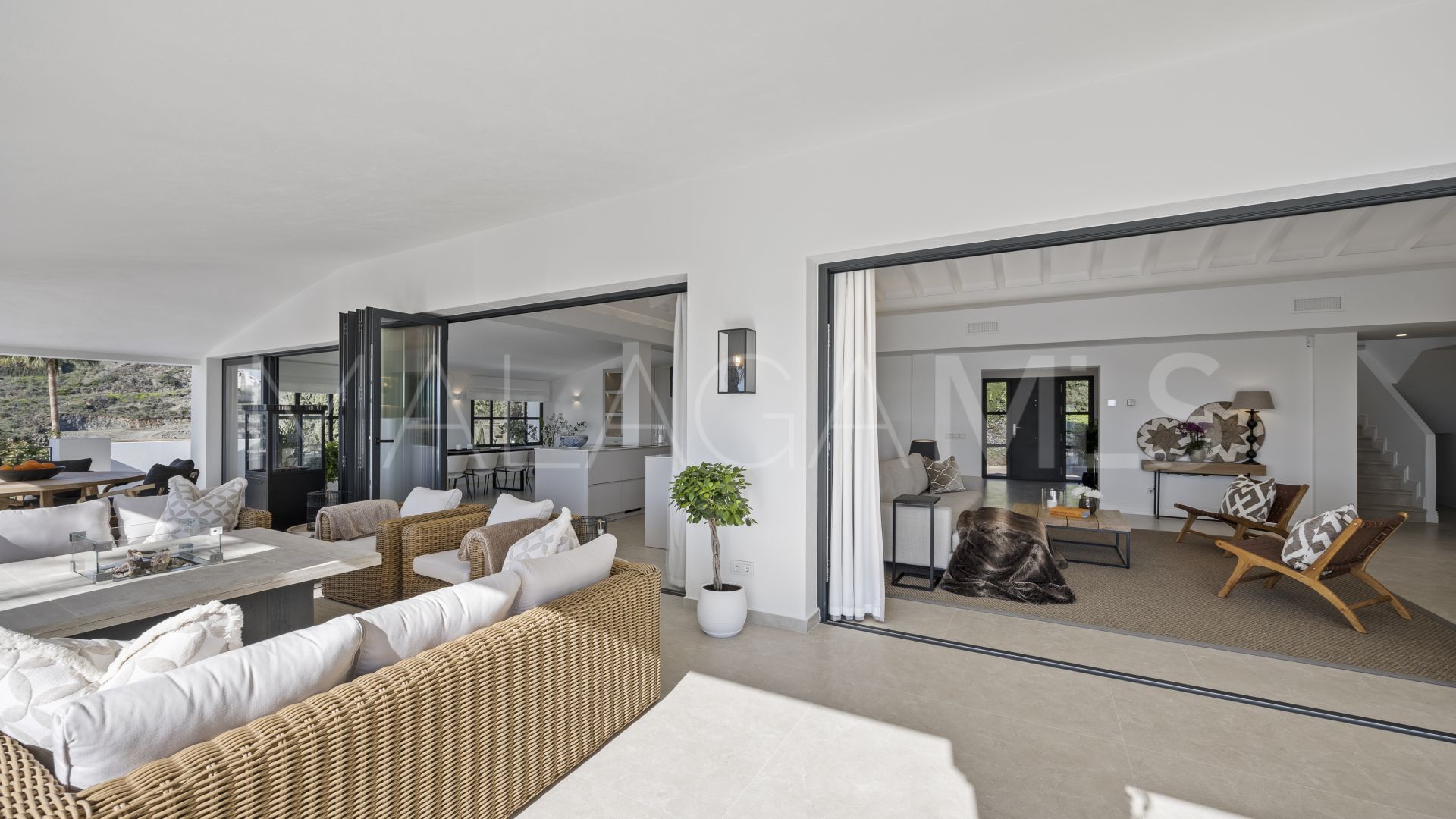 5 bedrooms Altos del Paraiso villa for sale