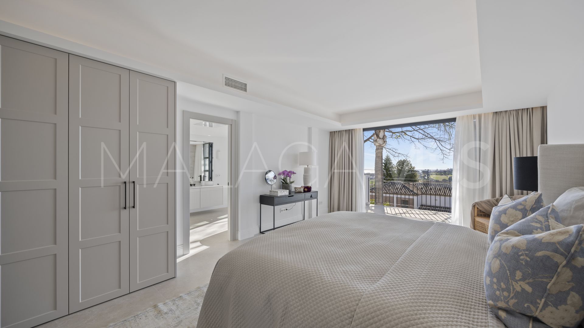 5 bedrooms Altos del Paraiso villa for sale