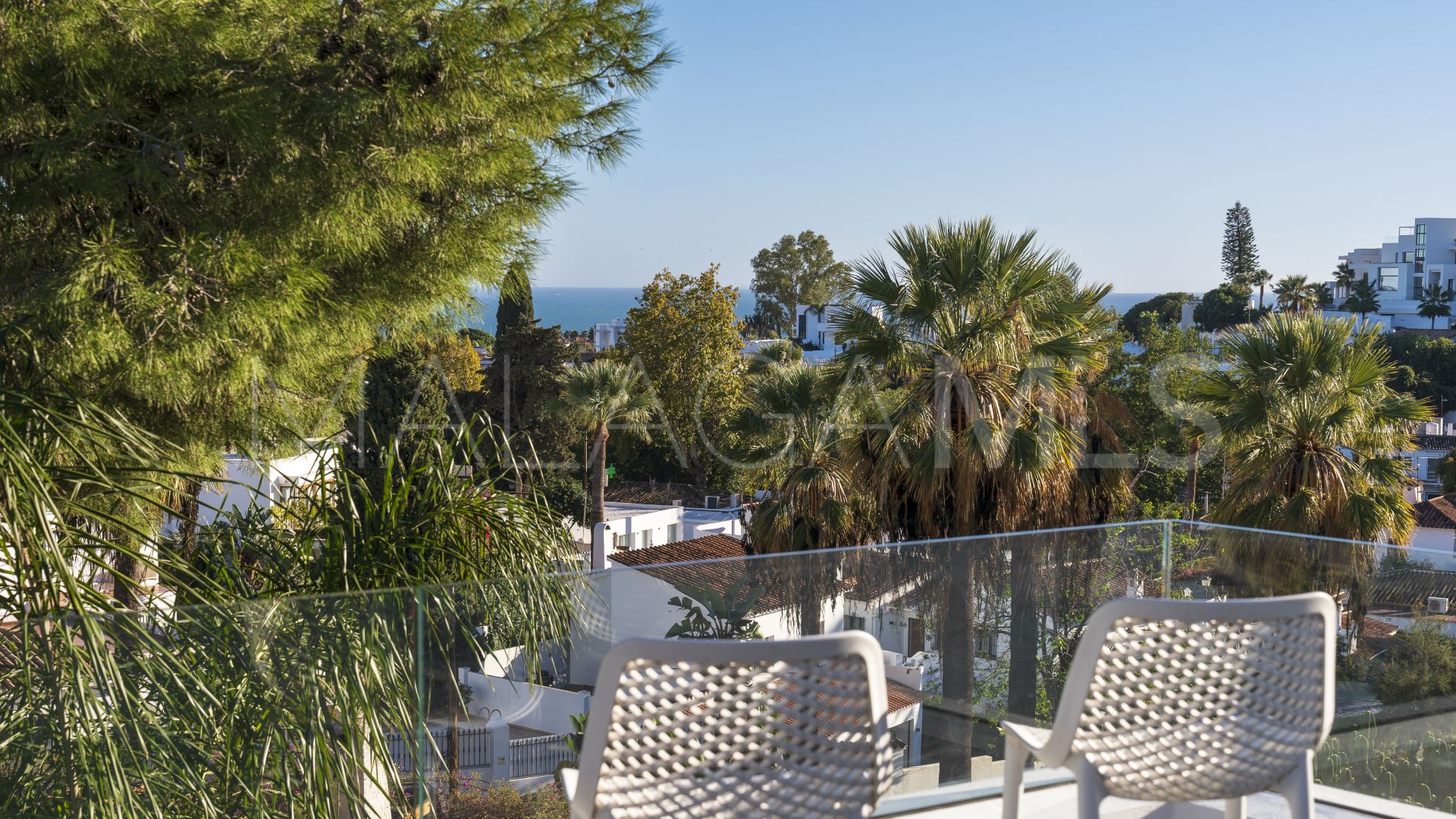 Villa for sale in Nueva Andalucia