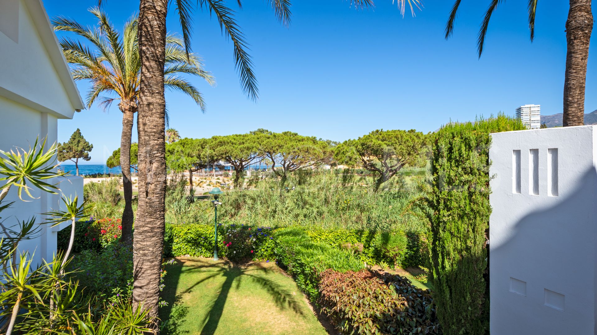 Lägenhet for sale in Los Monteros Palm Beach