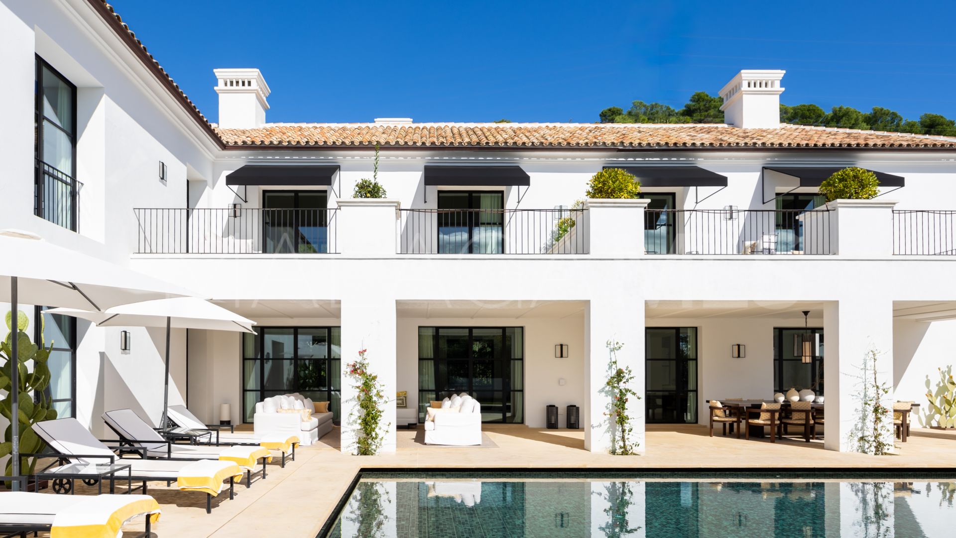 Villa for sale in Cascada de Camojan