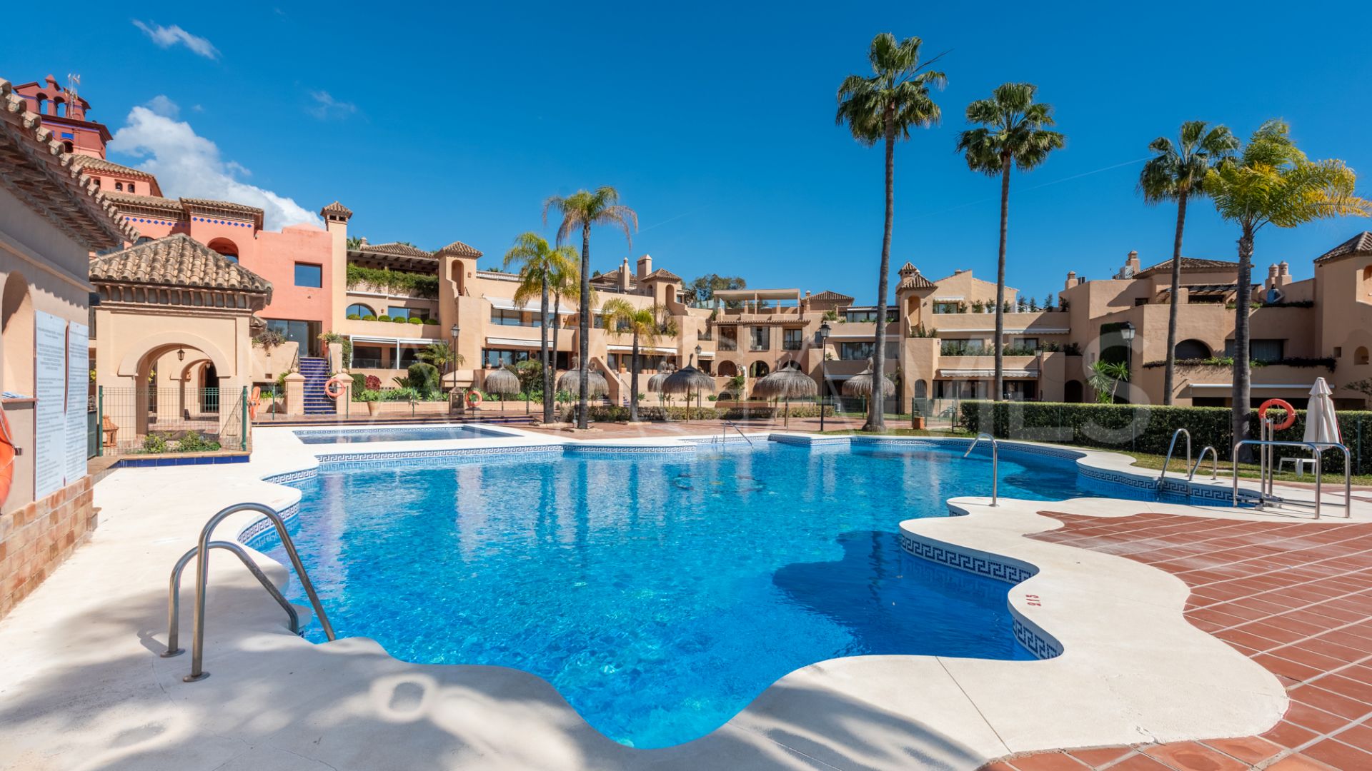 Ático with 2 bedrooms for sale in La Cartuja del Golf