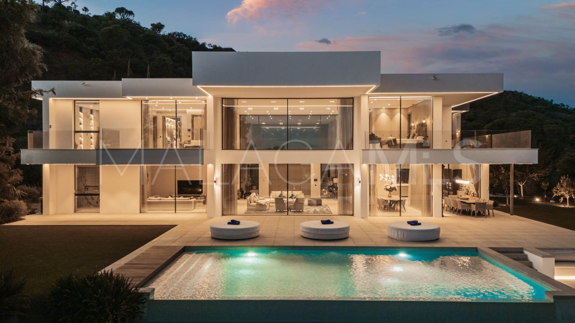 El Madroñal, villa a la venta with 5 bedrooms