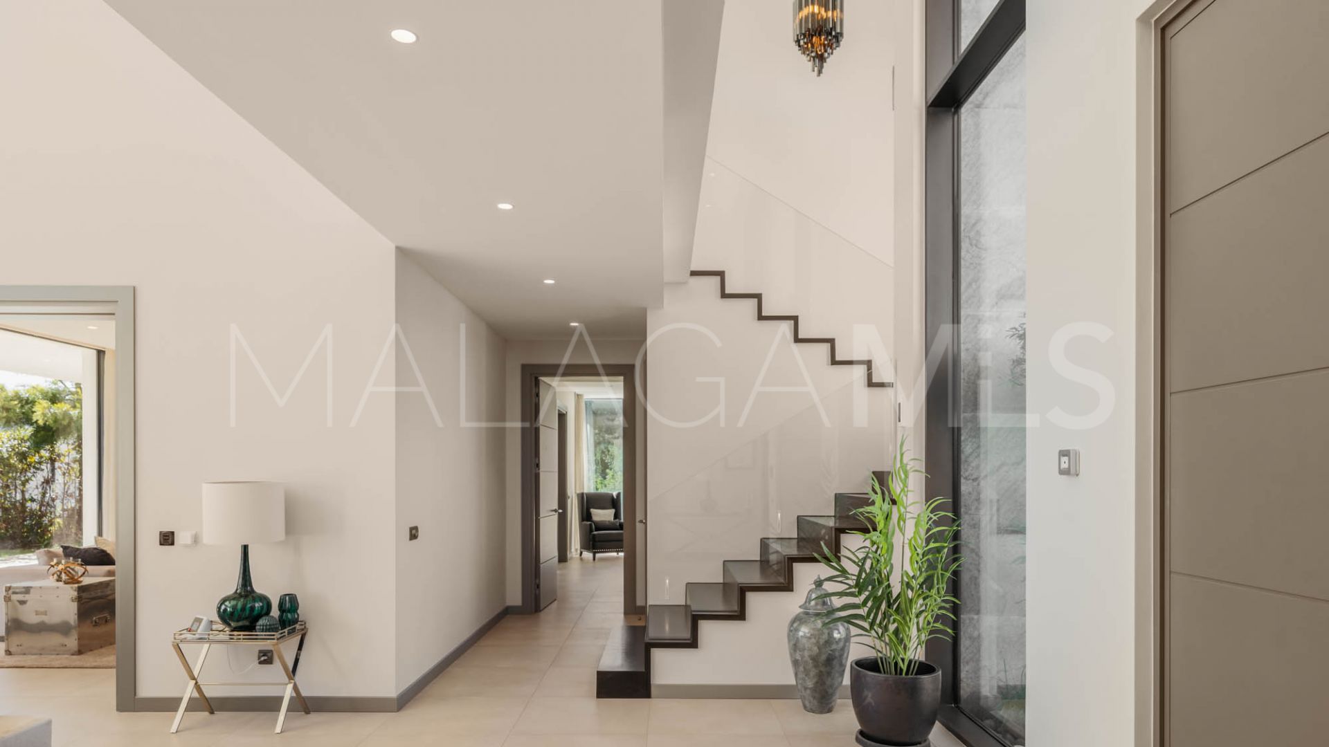 El Madroñal, villa a la venta with 5 bedrooms