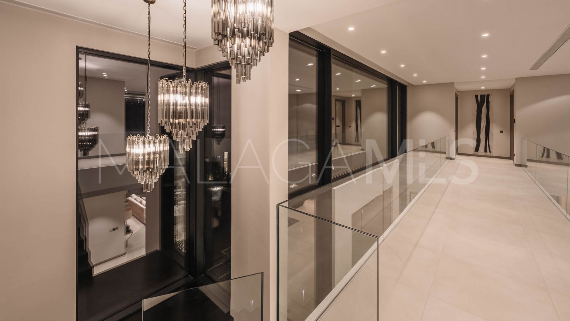 El Madroñal, villa a la venta with 5 bedrooms