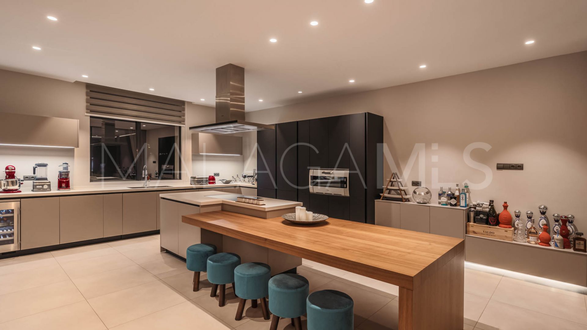 El Madroñal, villa a la venta with 5 bedrooms