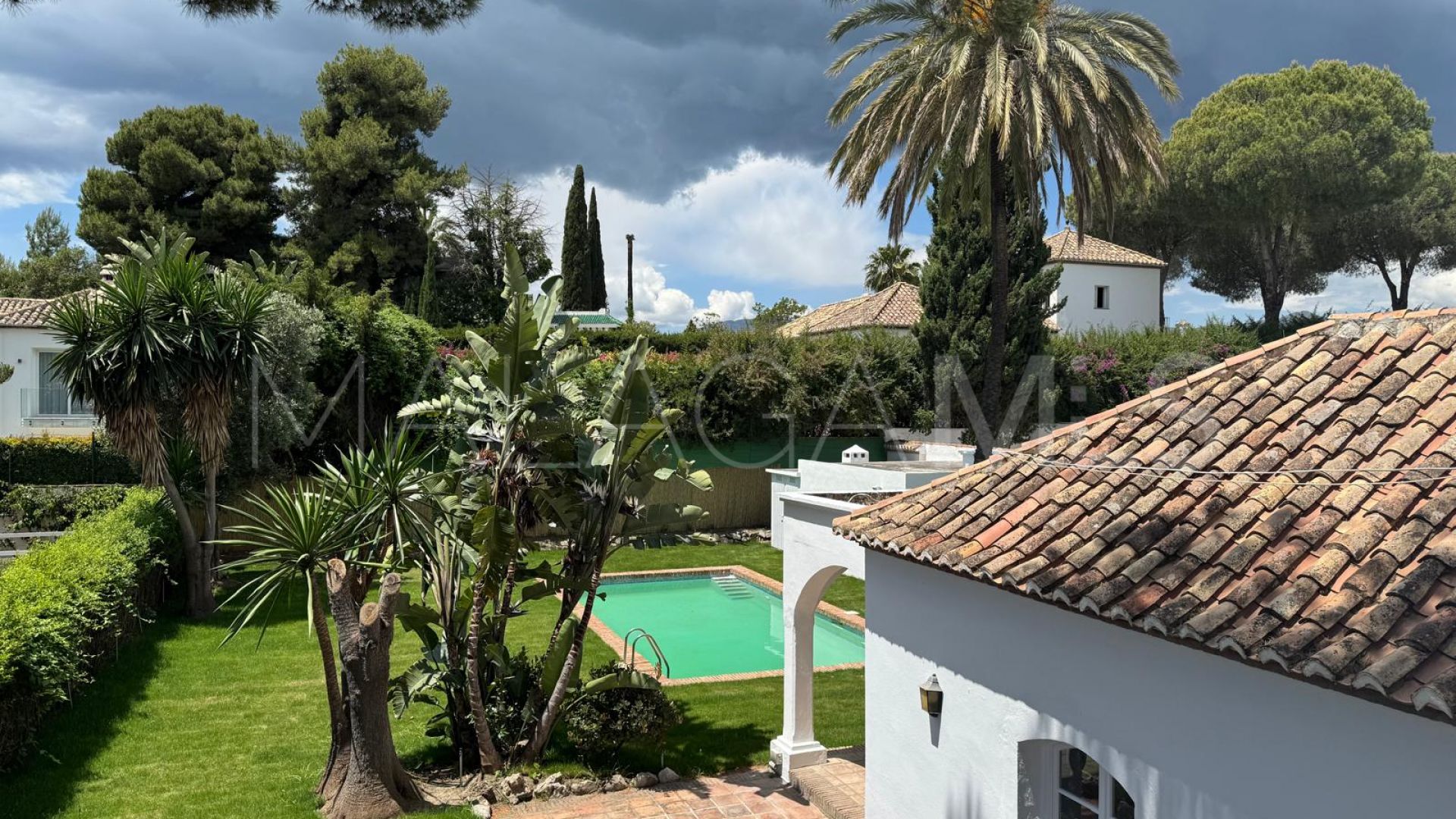 El Paraiso villa for sale