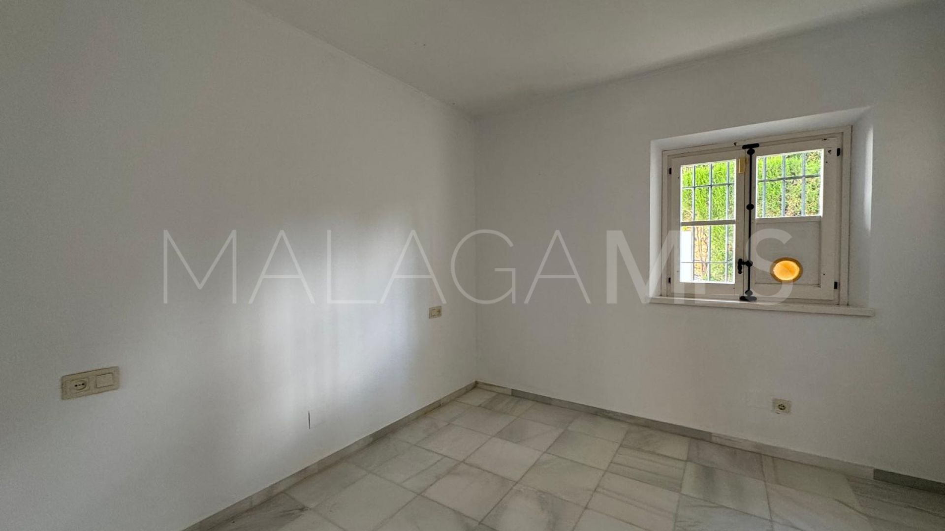El Paraiso villa for sale