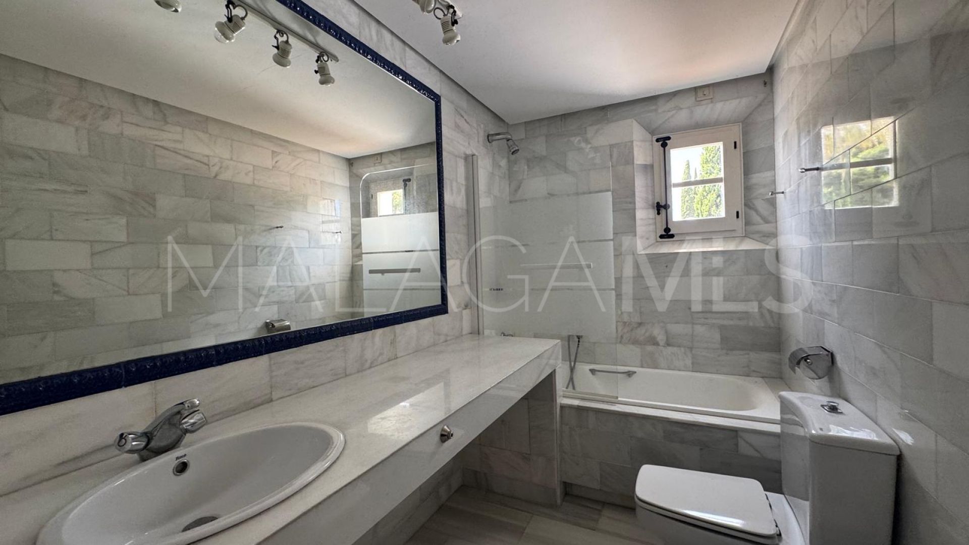 El Paraiso villa for sale