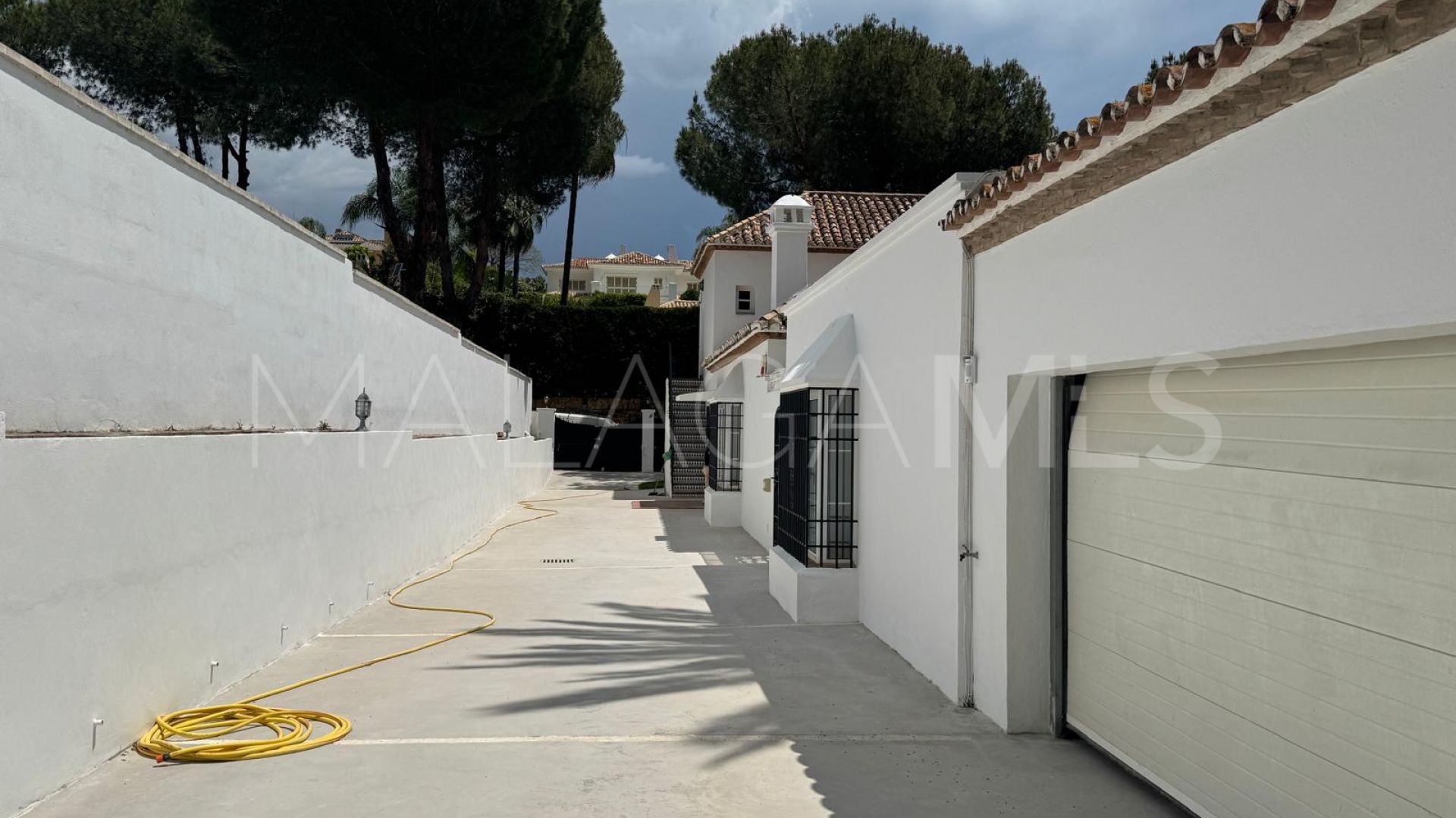 El Paraiso villa for sale