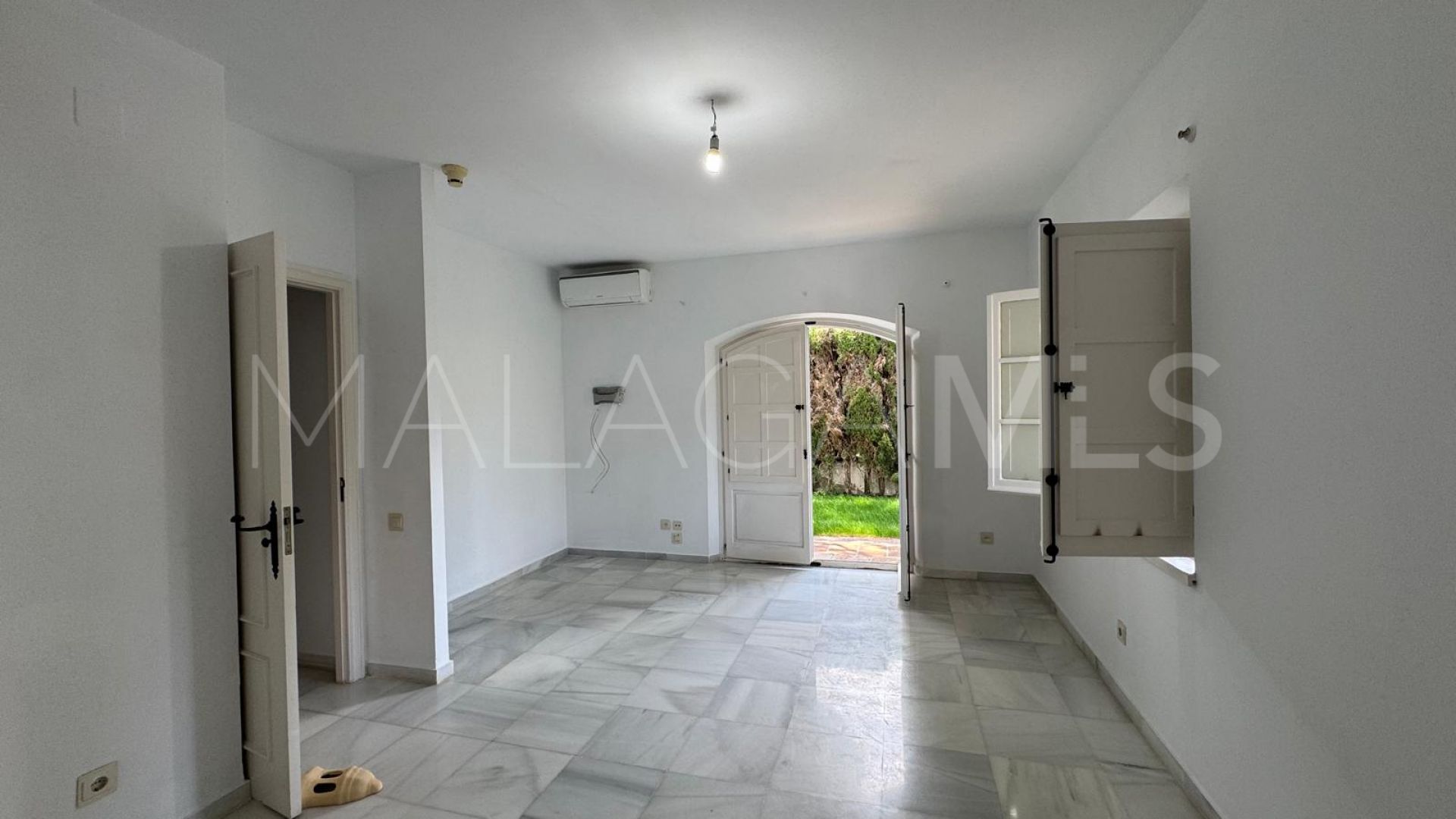 El Paraiso villa for sale
