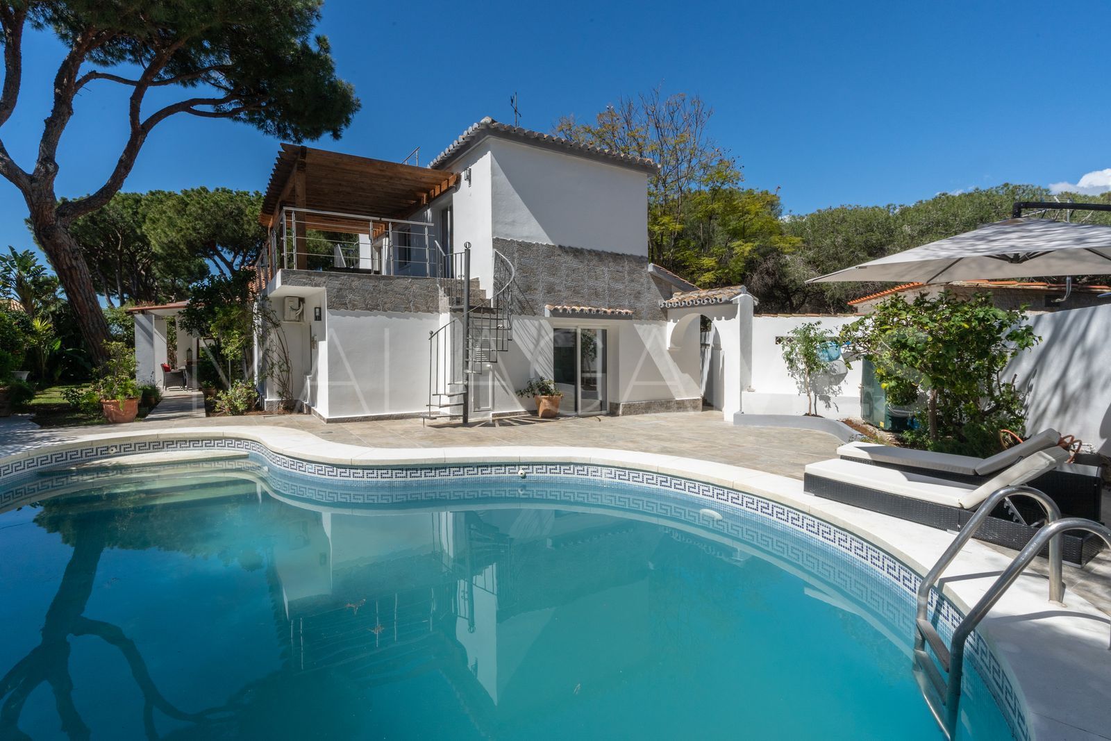 Villa for sale in Marbesa