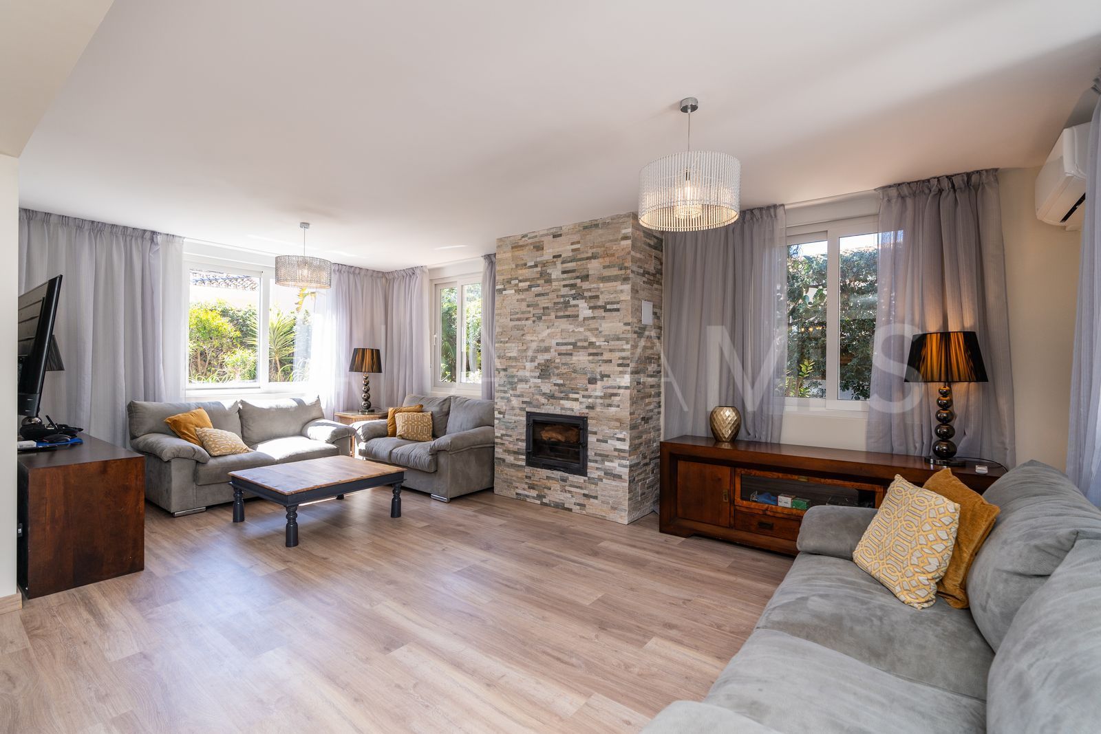 Villa for sale in Marbesa