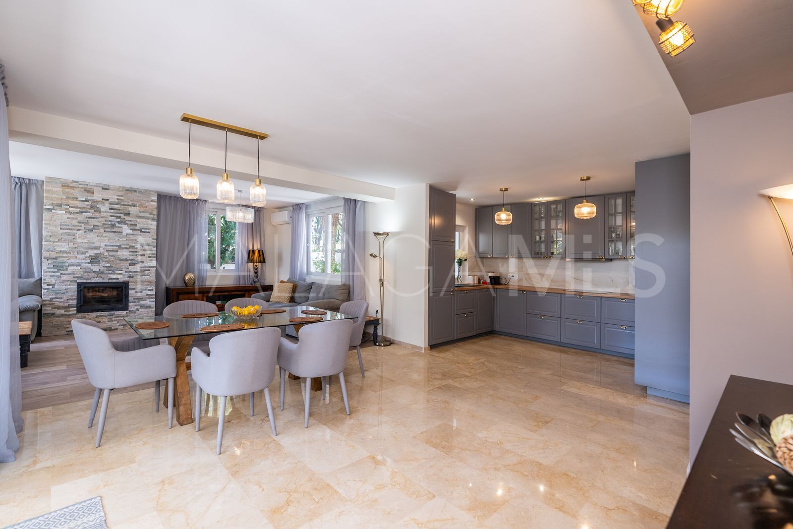 Villa for sale in Marbesa