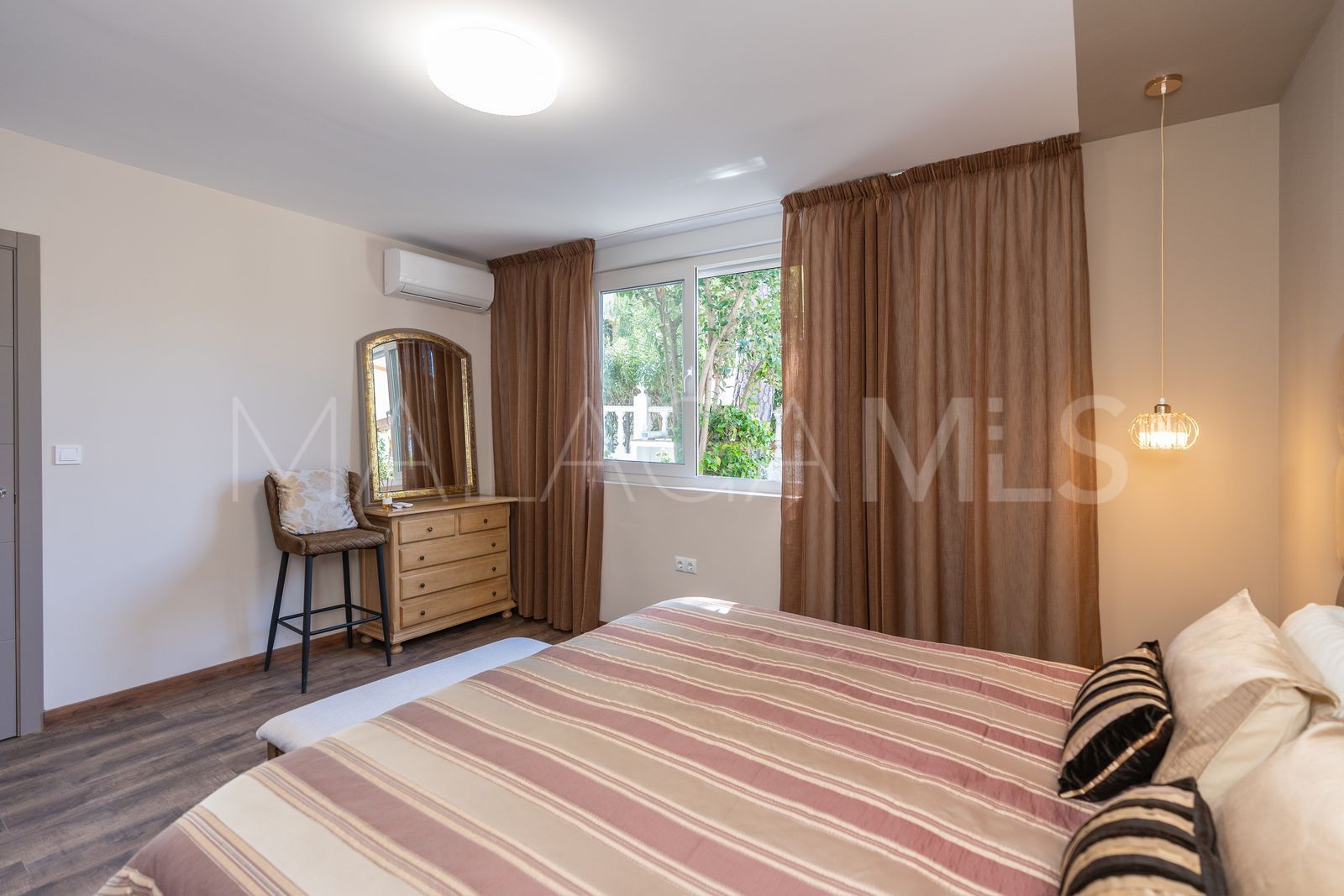 Villa for sale in Marbesa