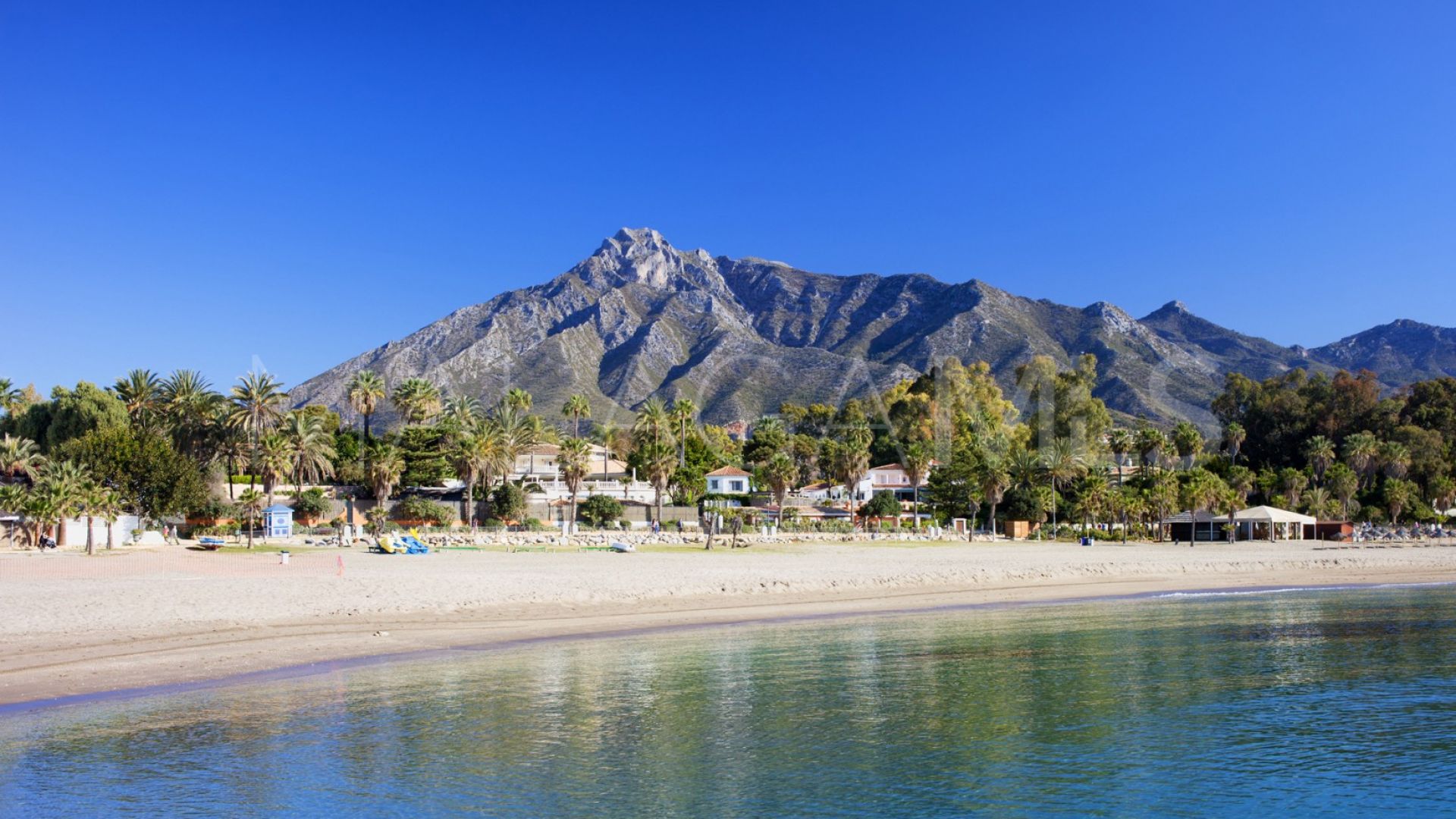 Villa a la venta de 5 bedrooms in Marbella Golden Mile