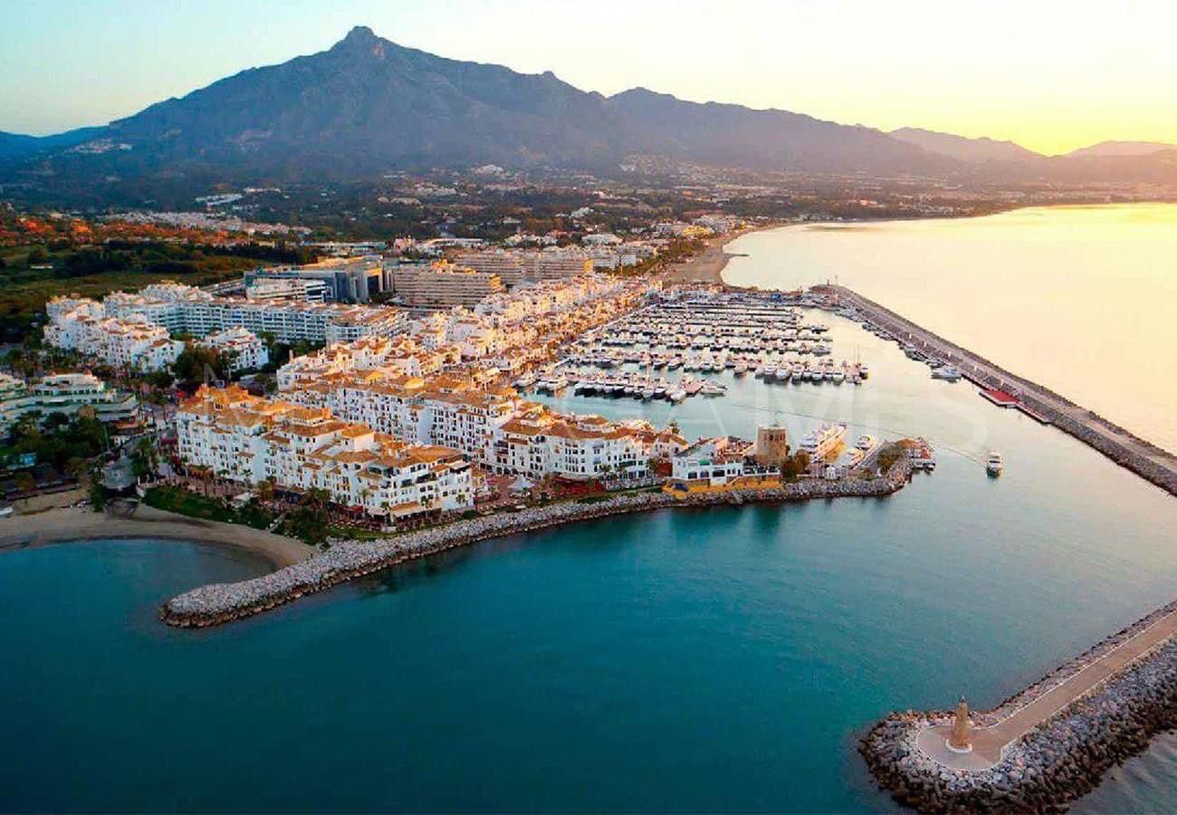 Villa a la venta de 5 bedrooms in Marbella Golden Mile