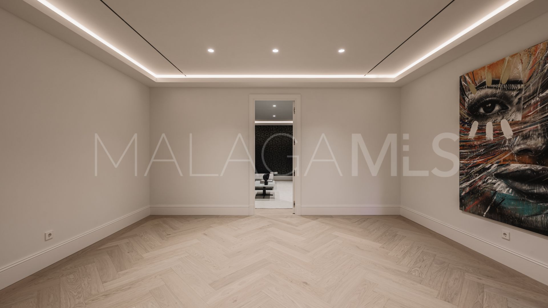 Villa for sale in Nueva Andalucia