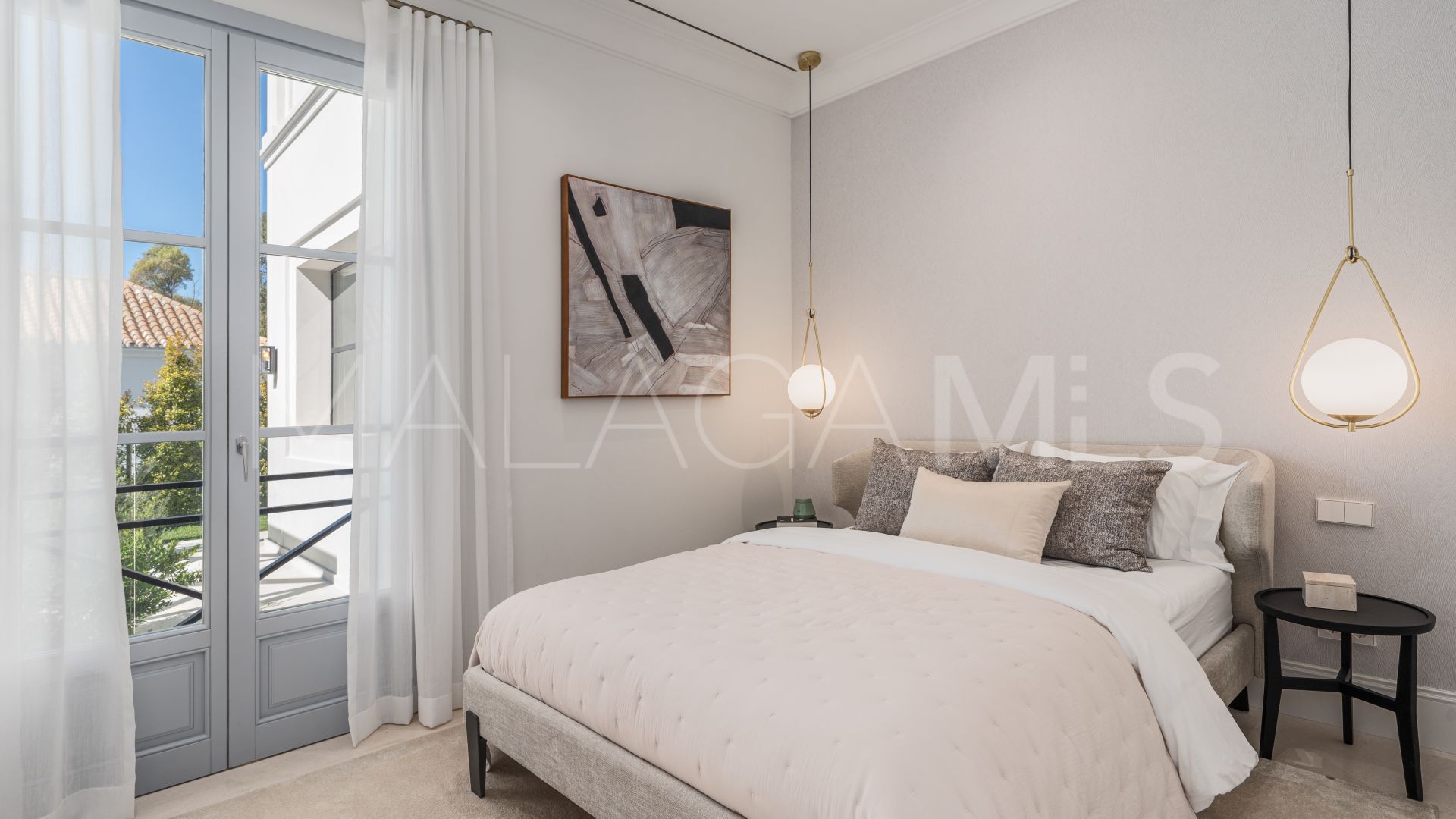 Villa for sale in Nueva Andalucia