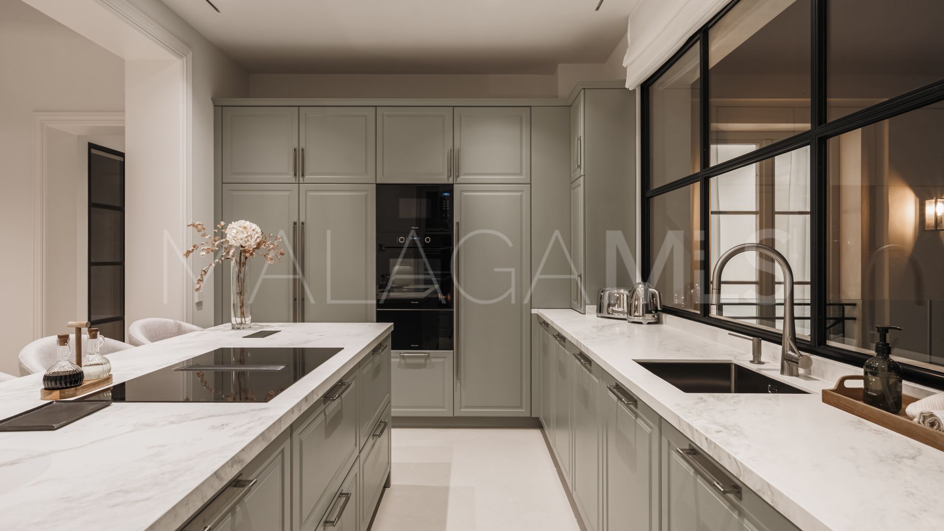 Villa for sale in Nueva Andalucia