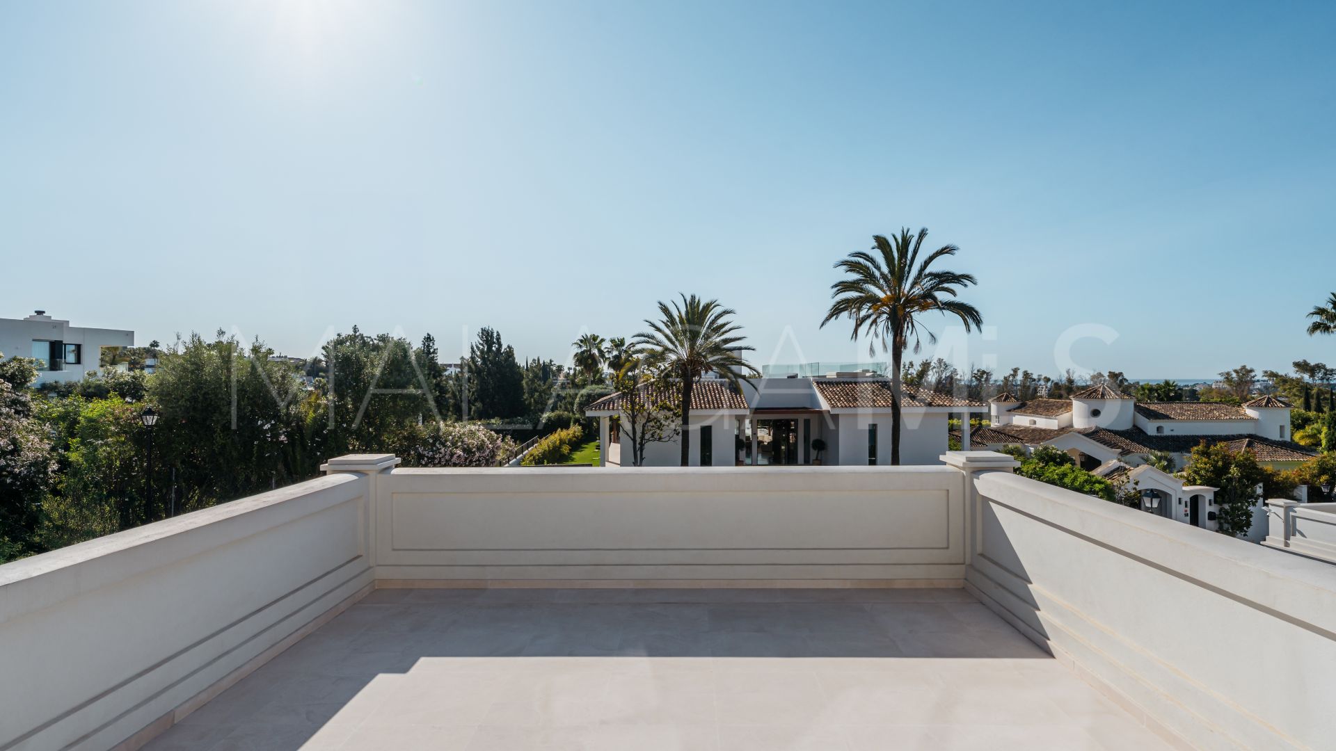 Villa for sale in Nueva Andalucia
