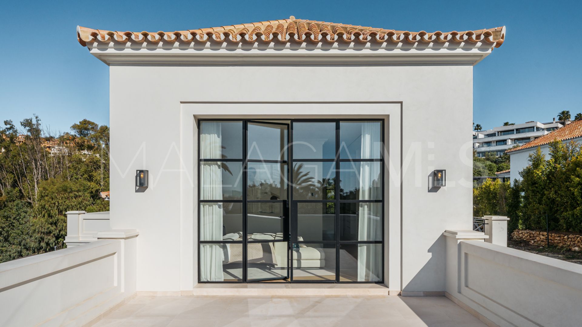 Villa for sale in Nueva Andalucia