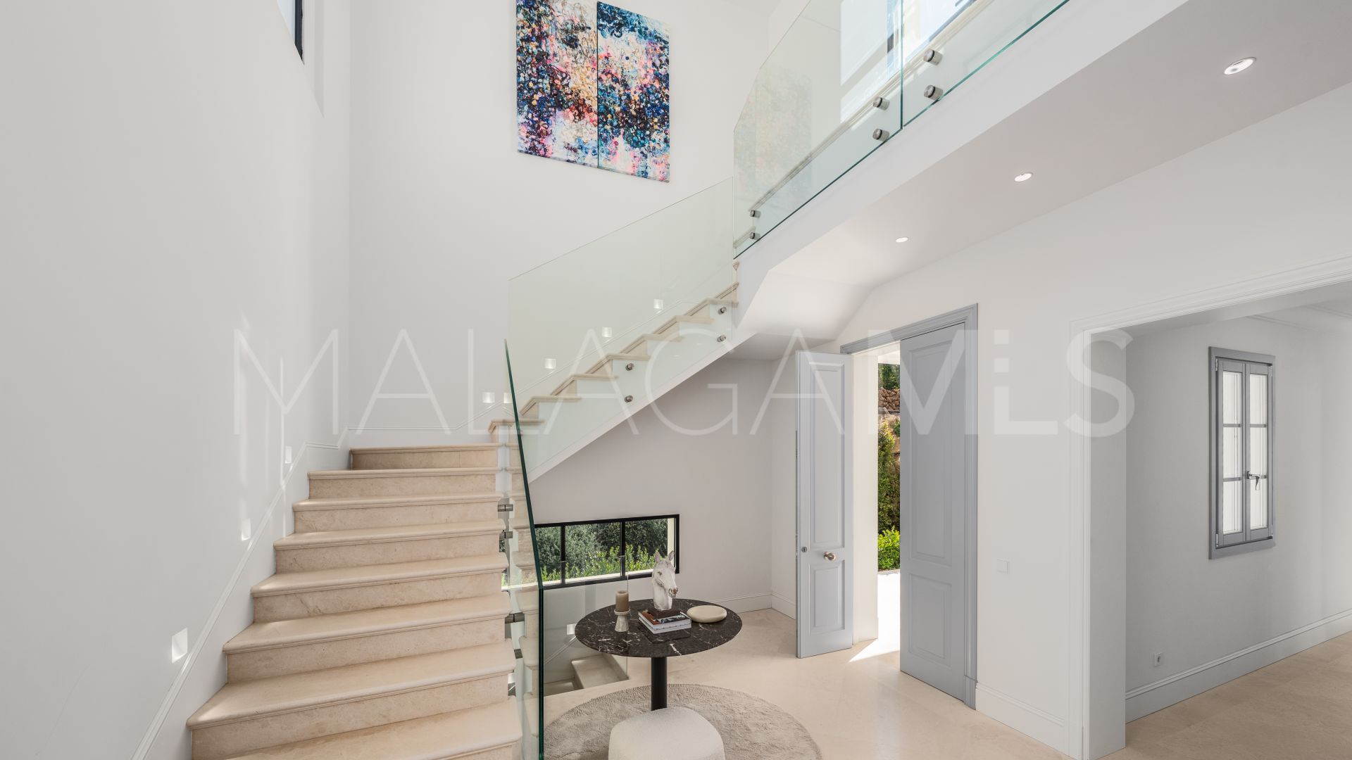 Villa for sale in Nueva Andalucia