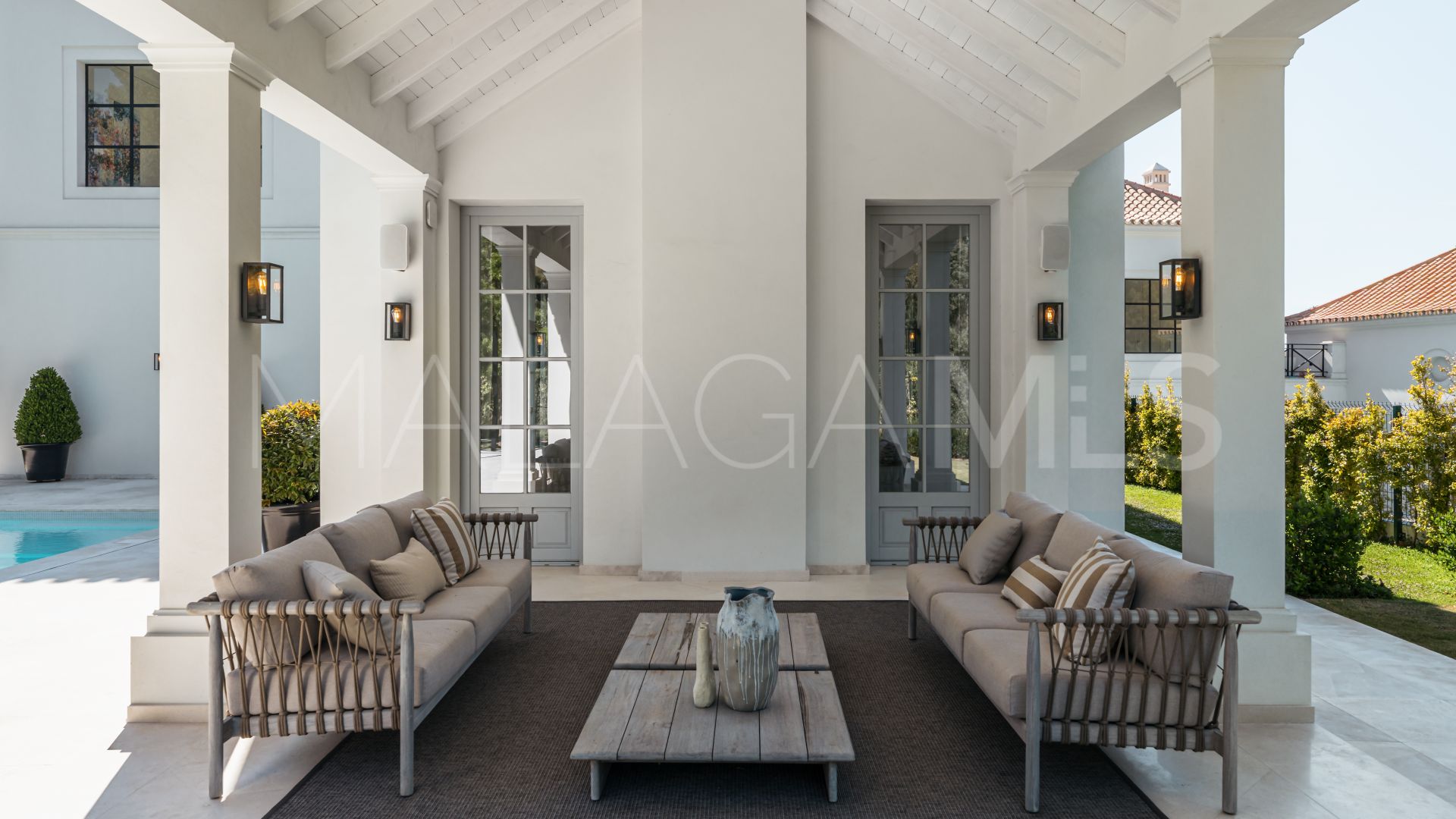 Villa for sale in Nueva Andalucia