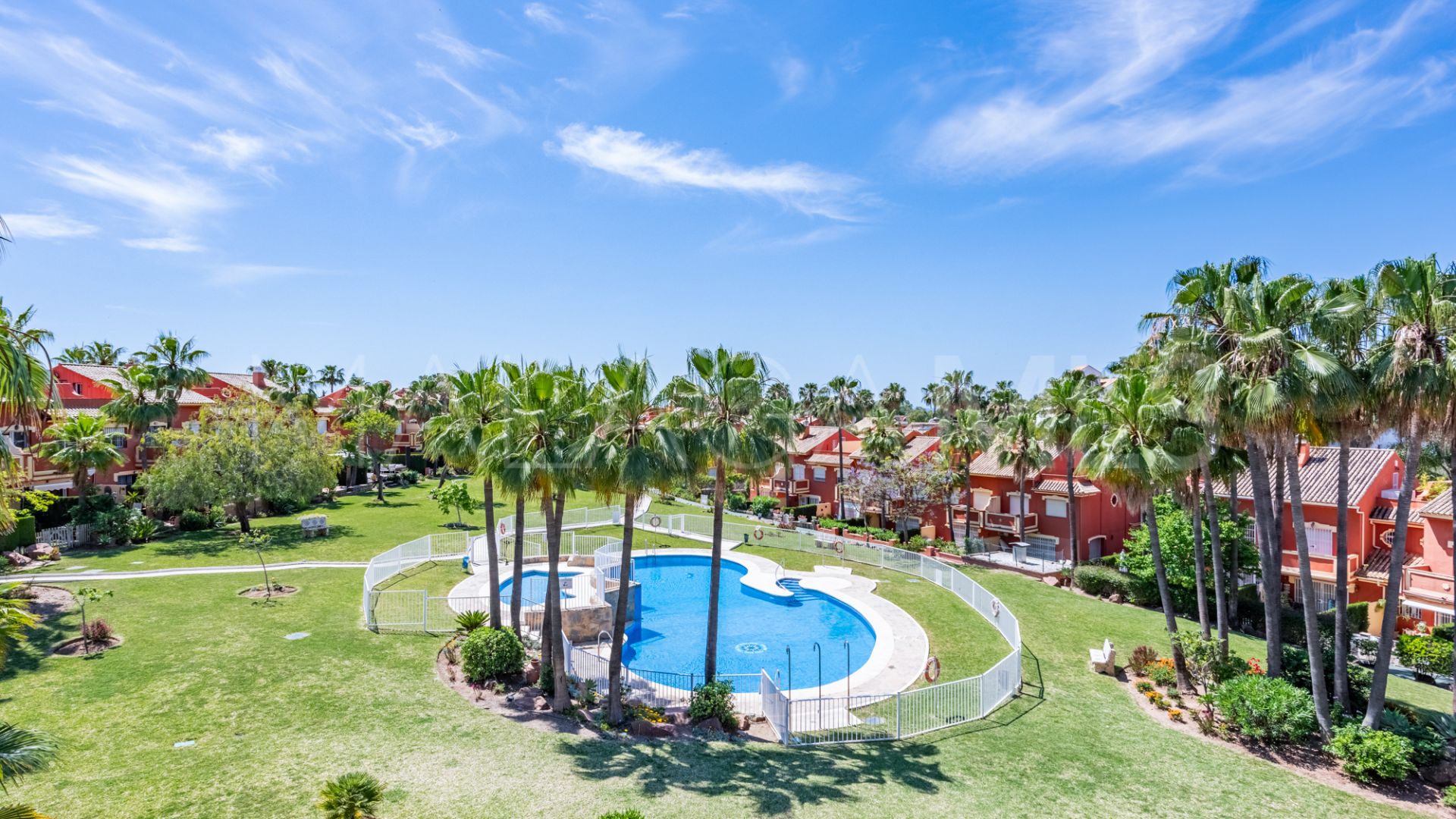 Radhus for sale in Monte Biarritz