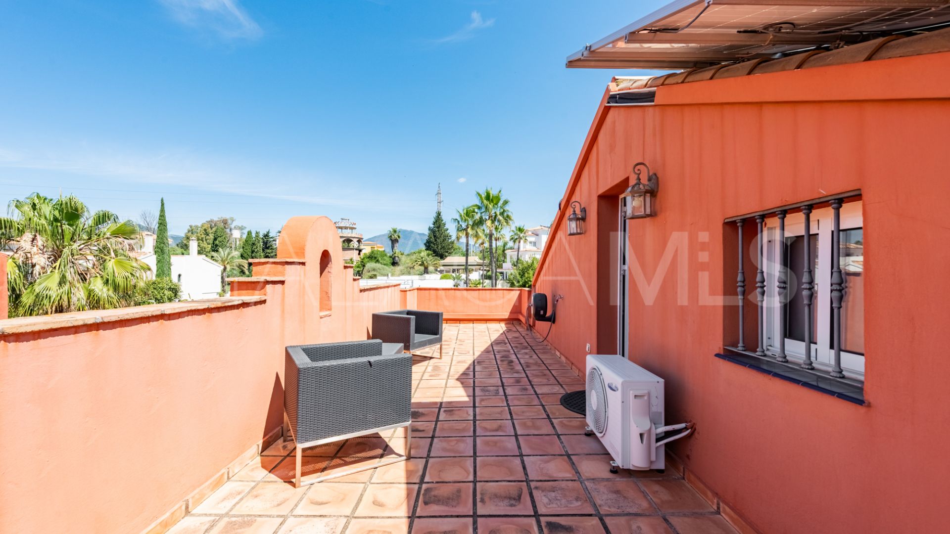 Radhus for sale in Monte Biarritz