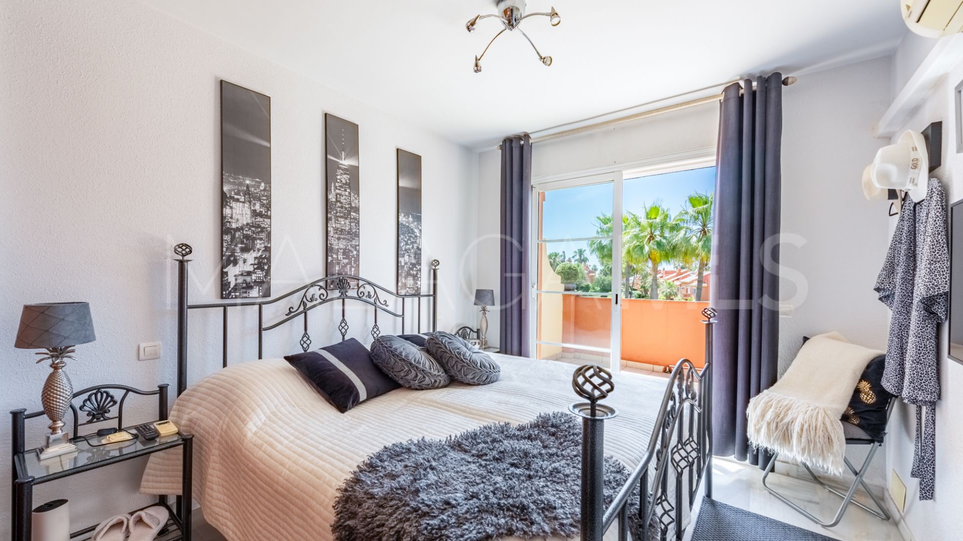 Radhus for sale in Monte Biarritz