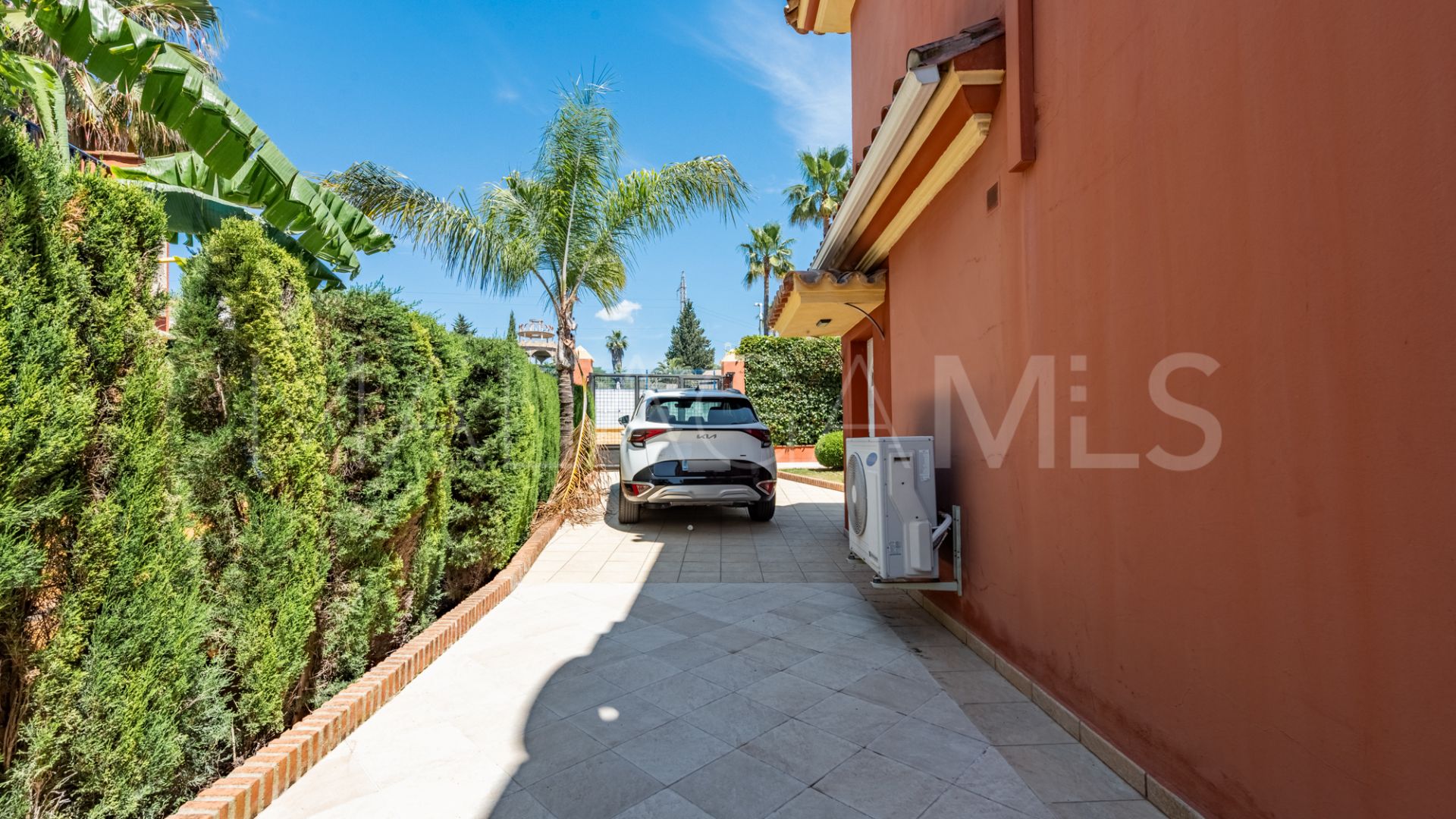 Radhus for sale in Monte Biarritz