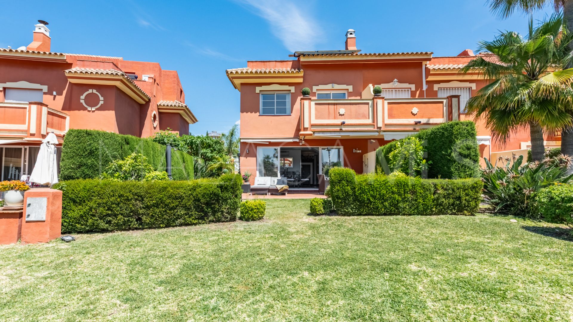 Radhus for sale in Monte Biarritz