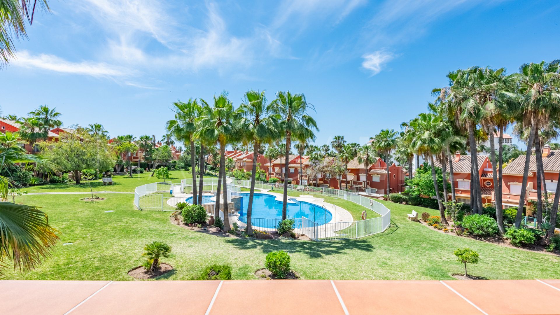 Radhus for sale in Monte Biarritz
