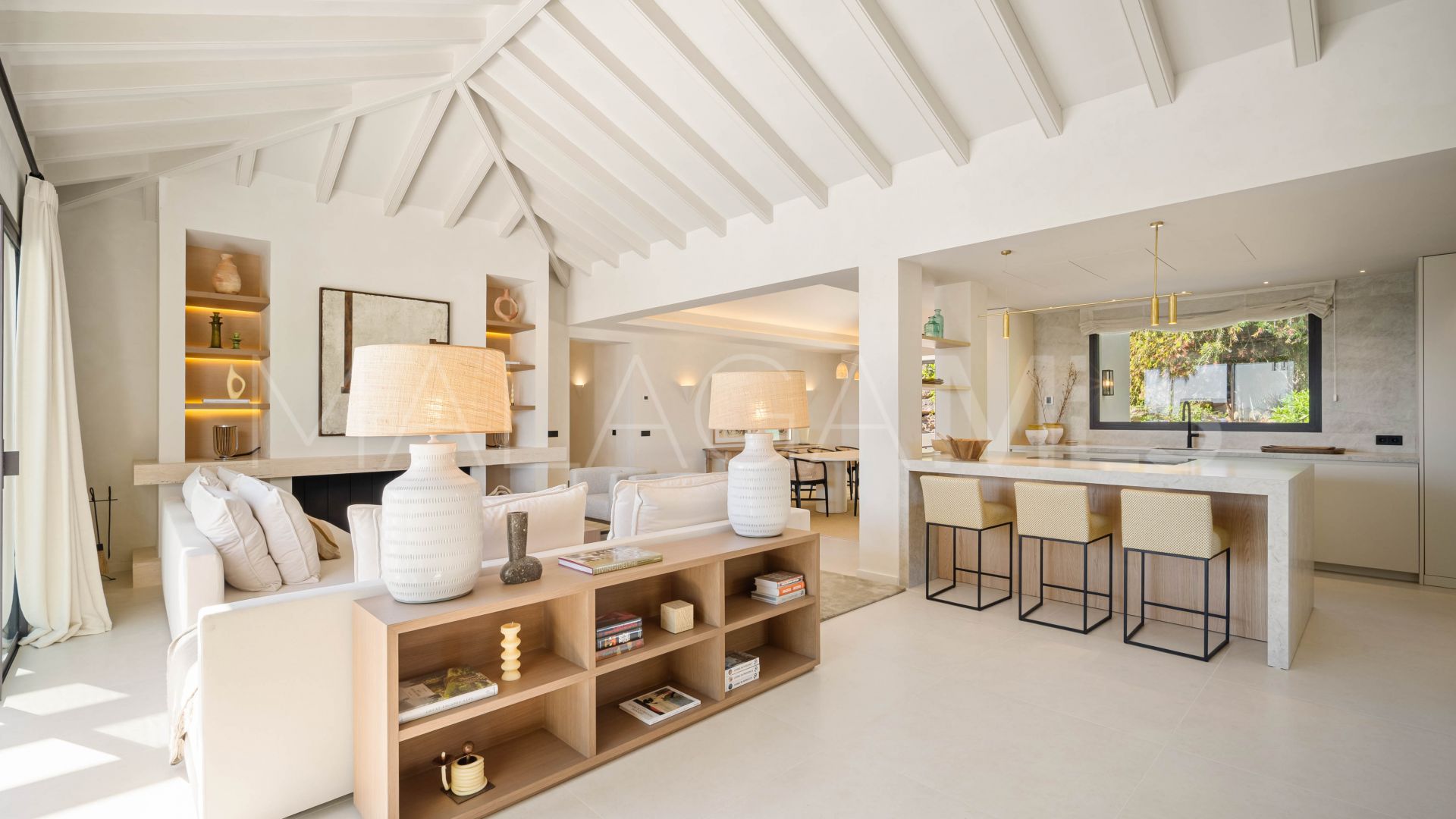 Villa for sale in Nueva Andalucia