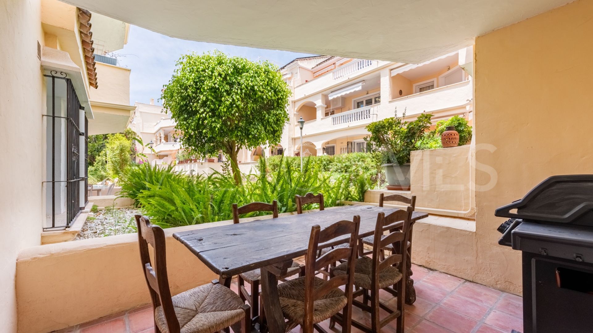 Buy apartamento in El Pilar with 3 bedrooms