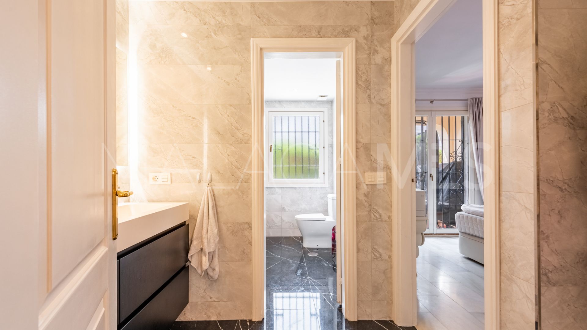 Buy apartamento in El Pilar with 3 bedrooms
