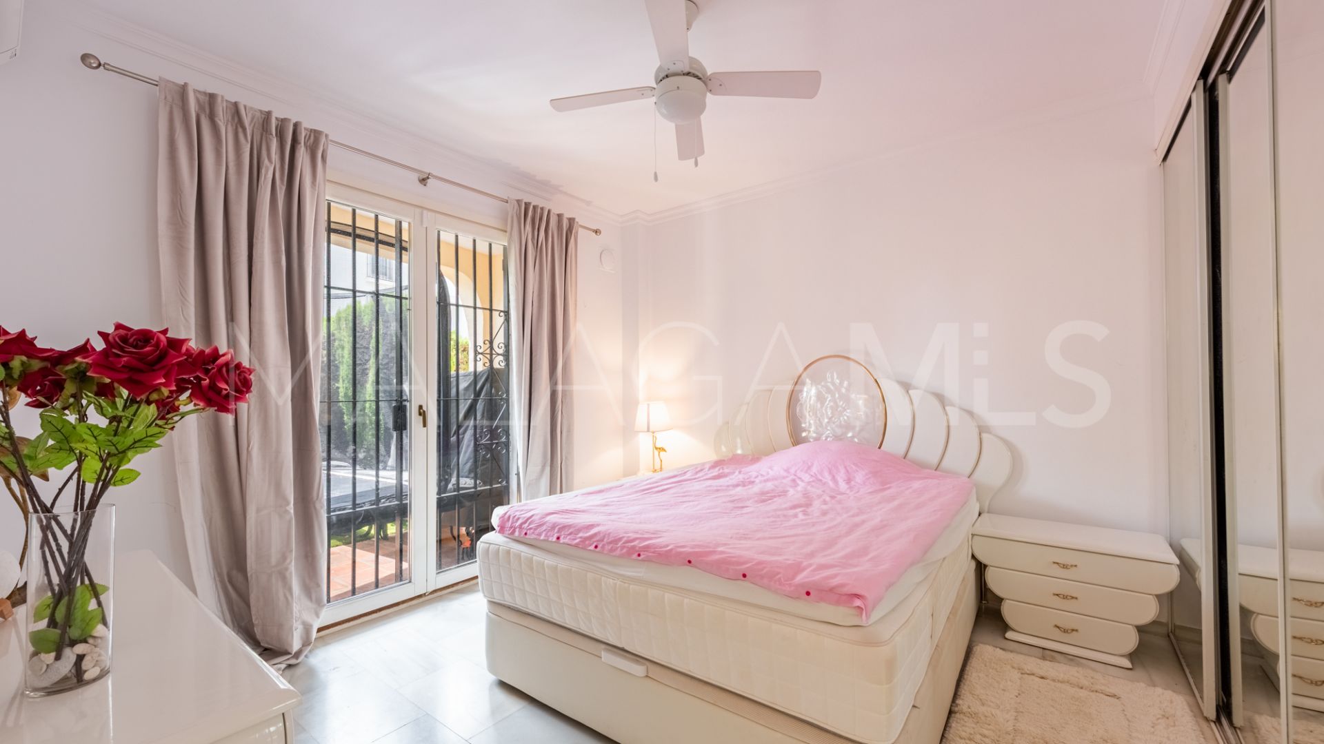 Buy apartamento in El Pilar with 3 bedrooms