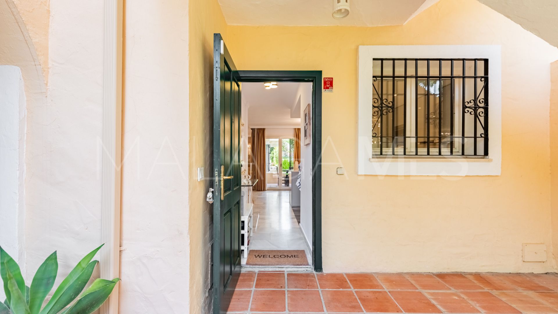 Buy apartamento in El Pilar with 3 bedrooms