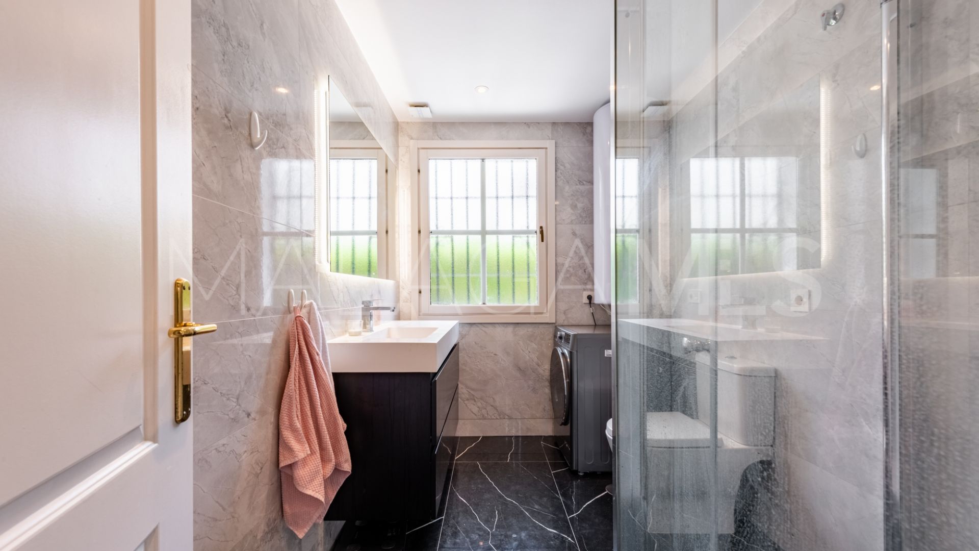 Buy apartamento in El Pilar with 3 bedrooms