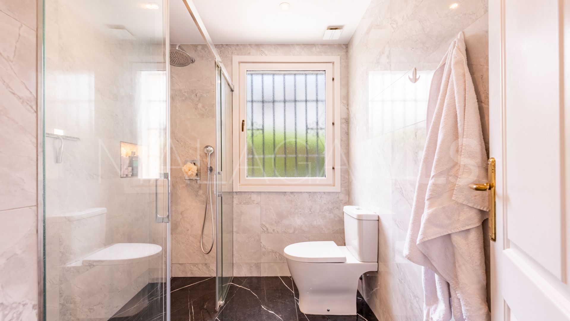 Buy apartamento in El Pilar with 3 bedrooms