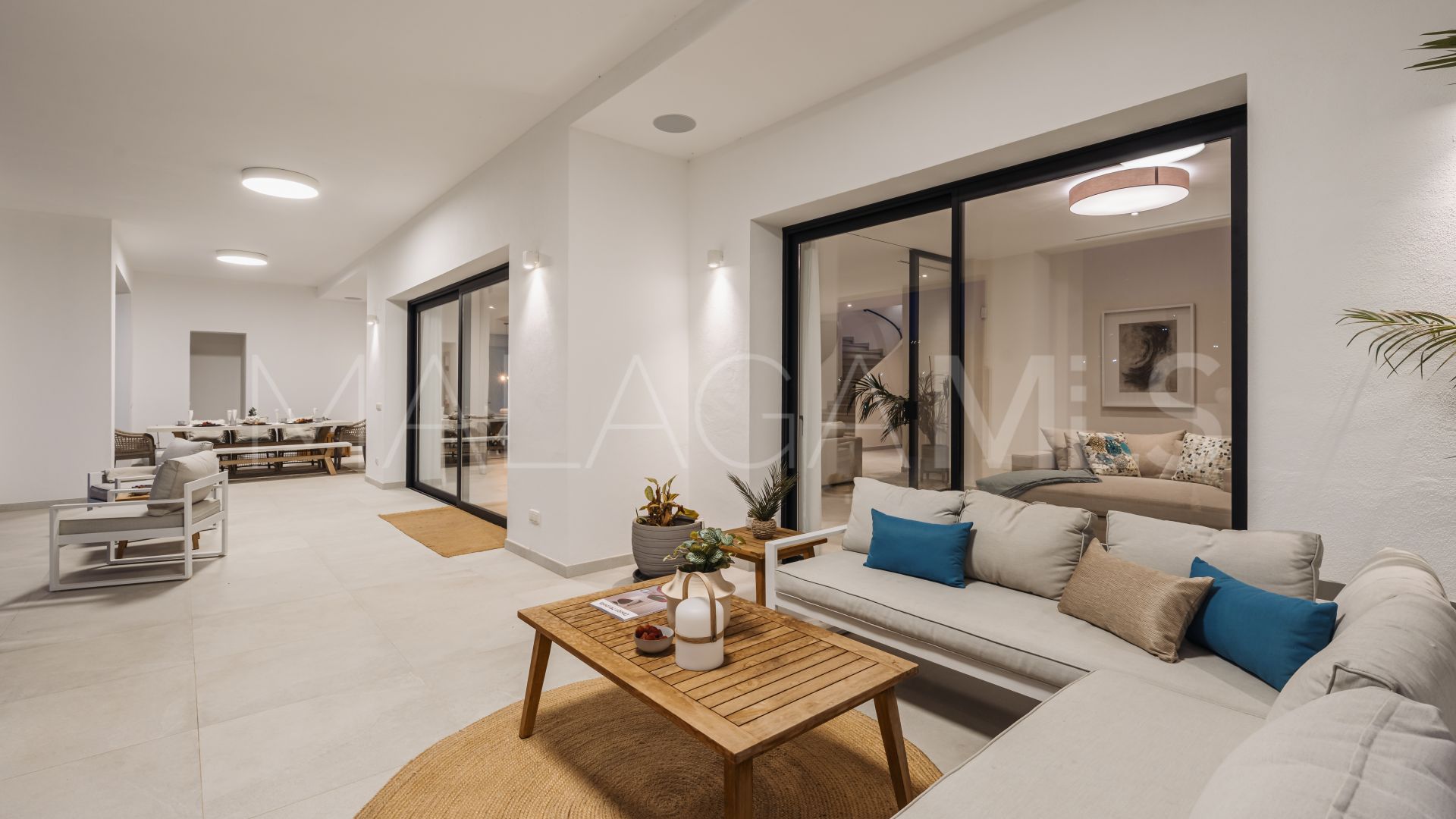 For sale villa in Elviria