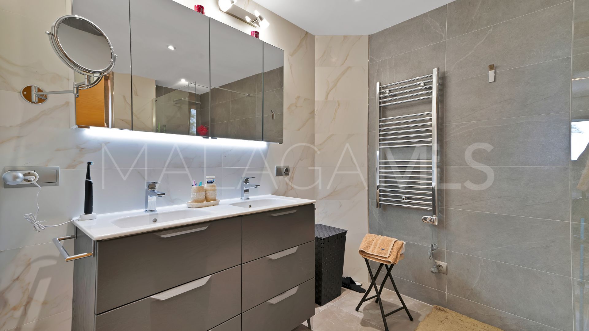 Wohnung for sale in Four Seasons