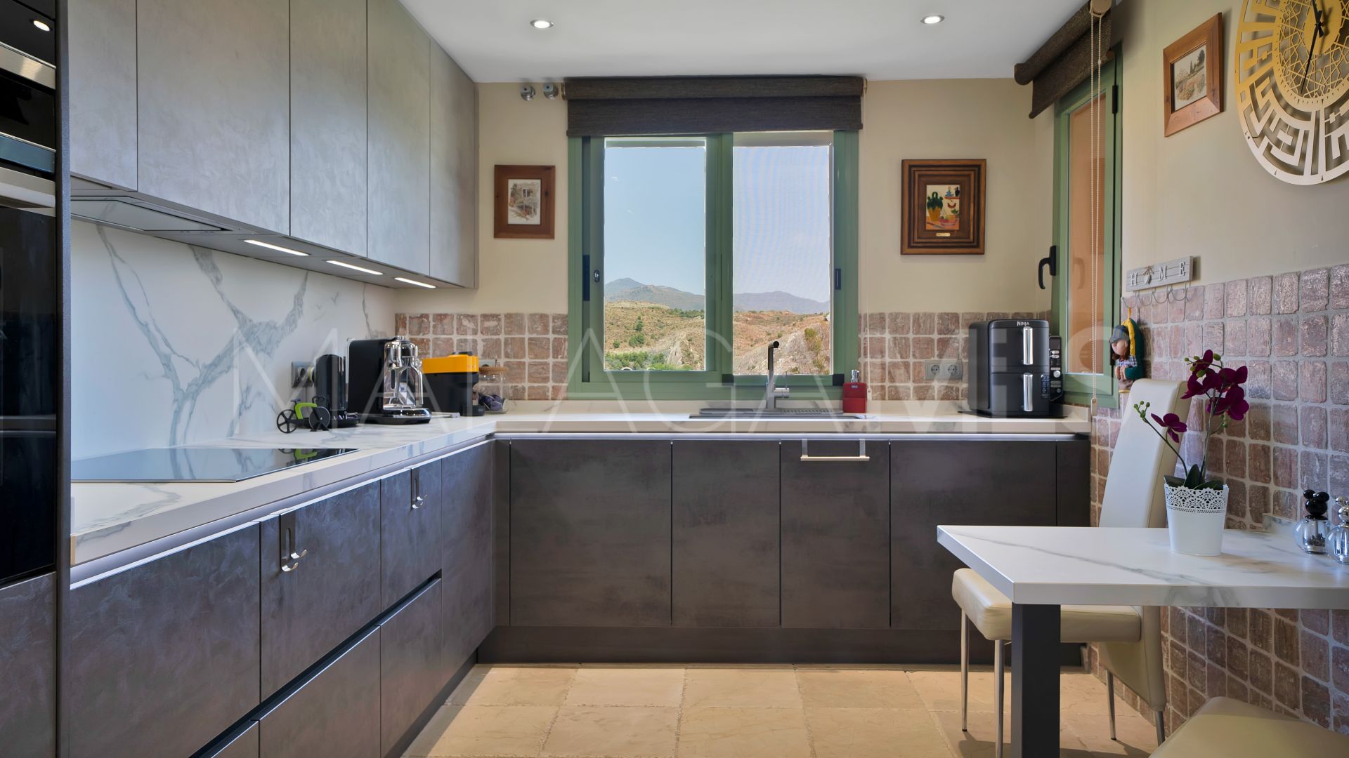 Wohnung for sale in Four Seasons