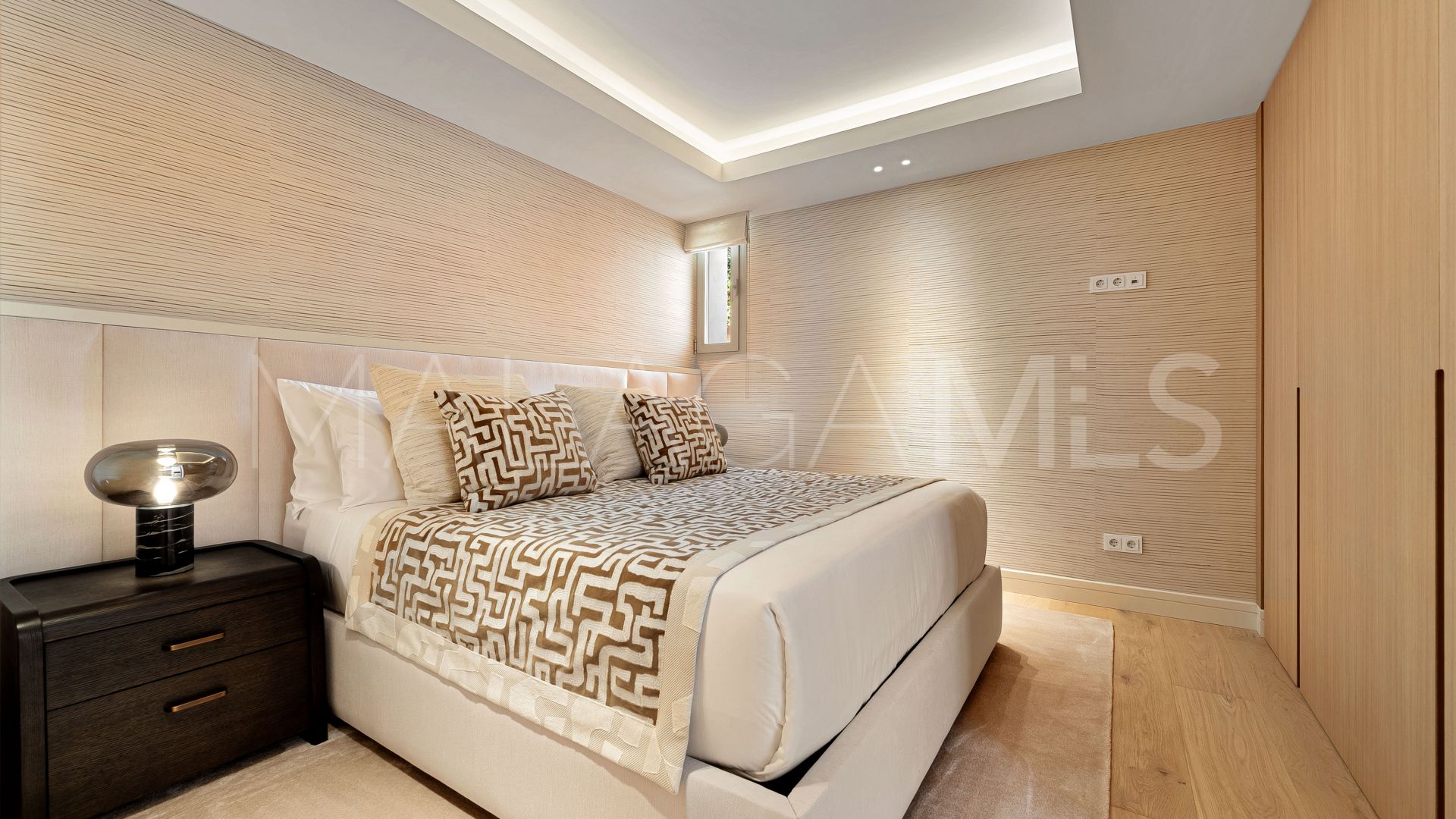 Villa for sale in Nueva Andalucia