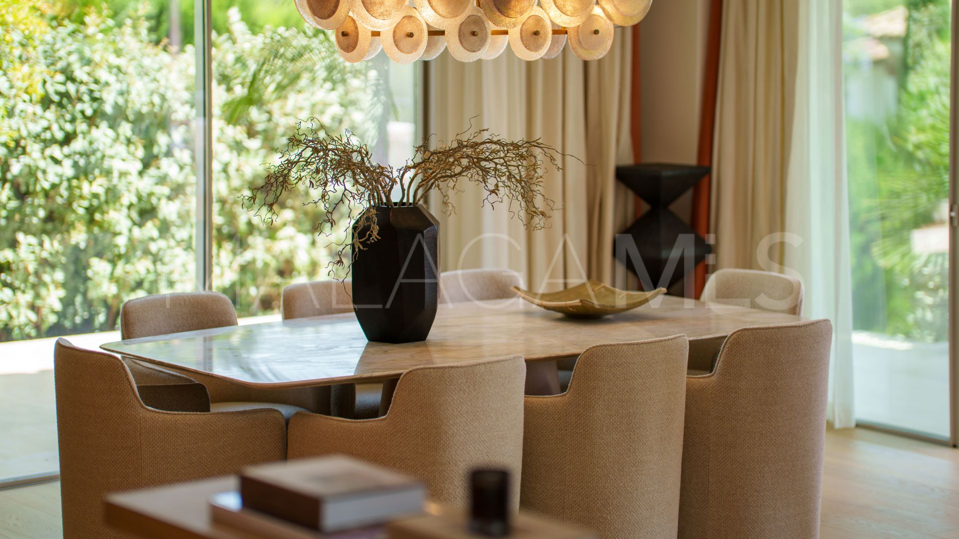 Villa for sale in Nueva Andalucia