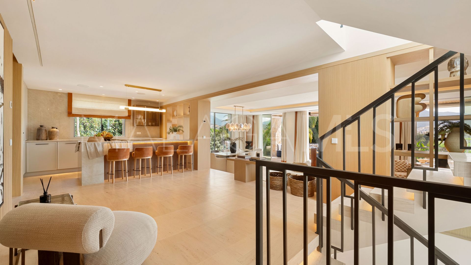 Villa for sale in Nueva Andalucia