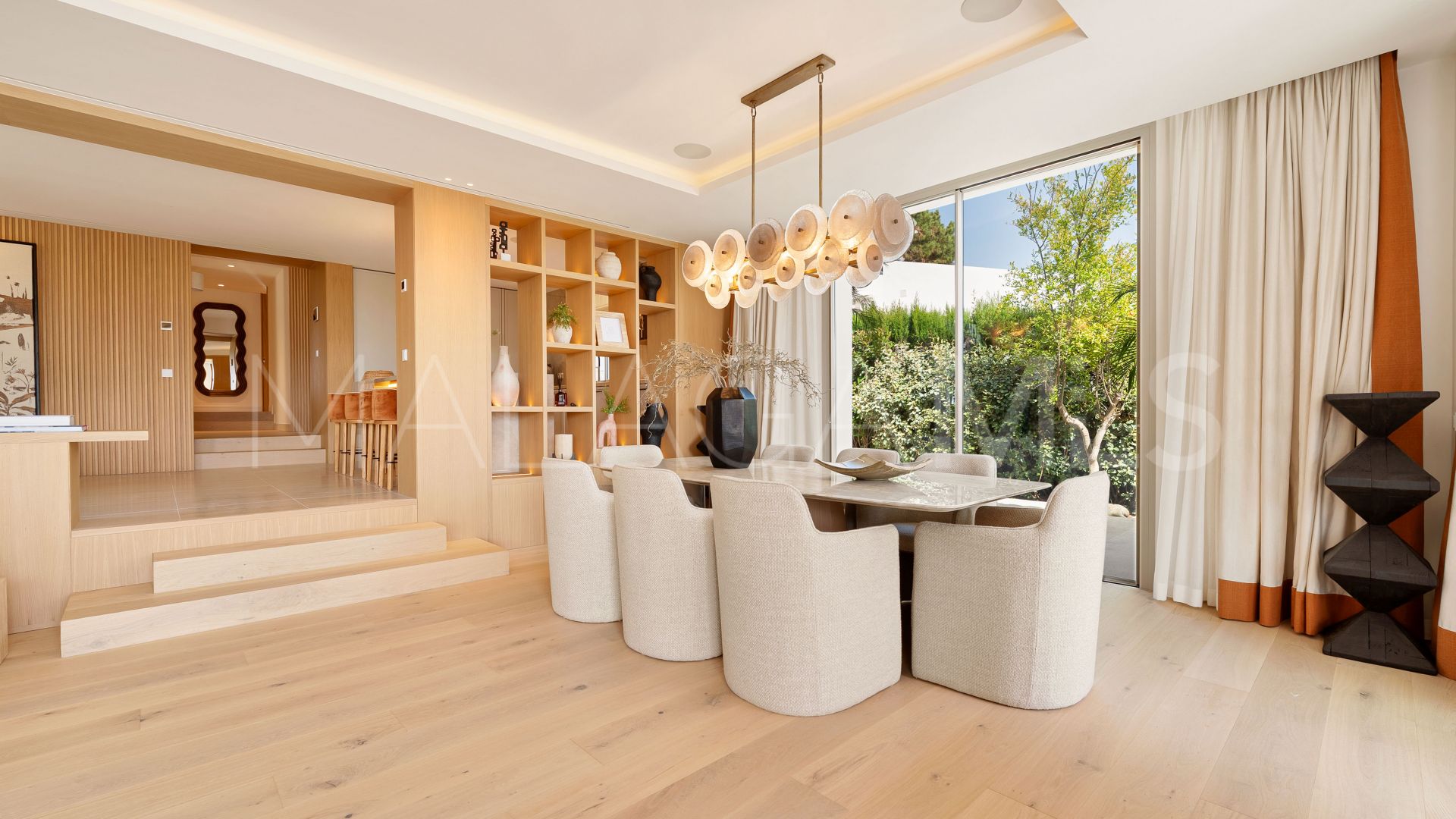 Villa for sale in Nueva Andalucia